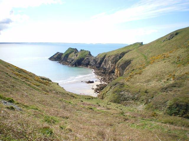 Dinas Fach and Porthmynawyd: Picture by Richard Law, CC.