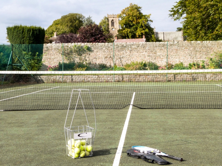 Holiday cottage with tennis court in Yorkshire Dales