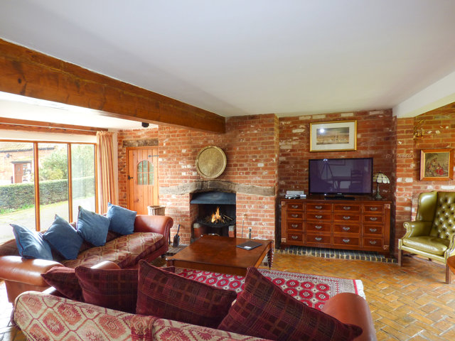Cosy character setting at Bay View Barn in Suffolk, Ref: 28161
