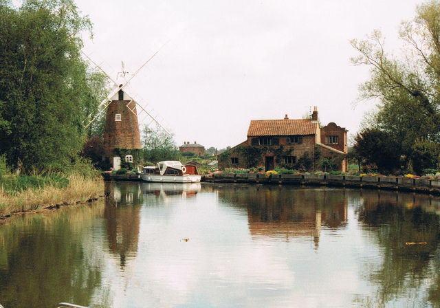 Image by Paul Appleyard is licensed by
