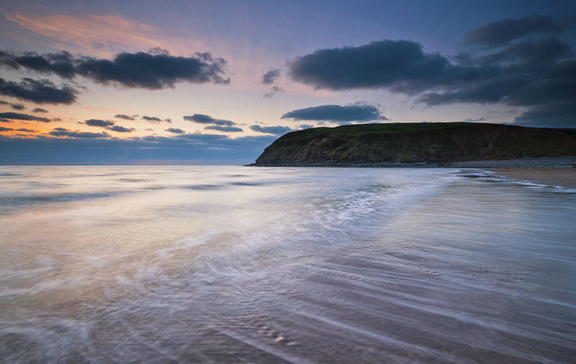 'Flowing' by Paul McGreevy is licensed by CC 2.0