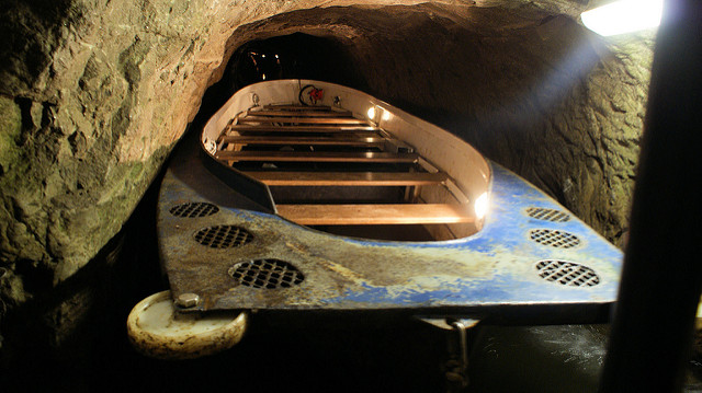 5 Things To Love About The Peak District - 5 Caves and Caverns
