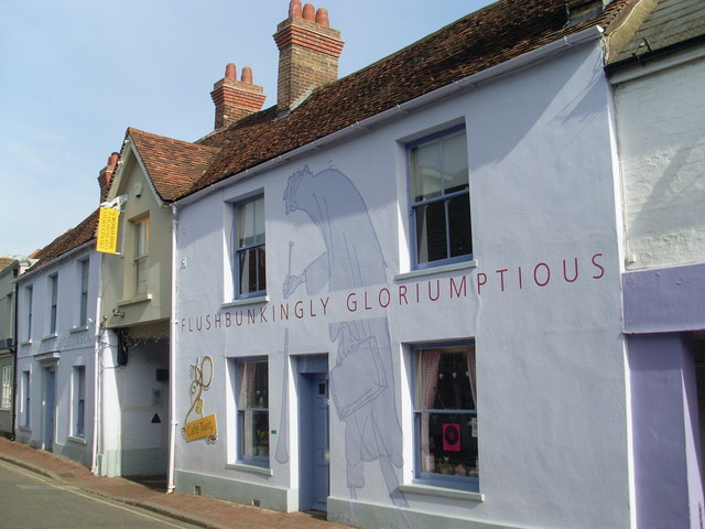 Image of the Roald Dahl Museum and Story Centre by David Hillas - CC 2.0