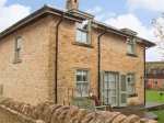 Badger's Lodge Pet-Friendly Cottage, Cotswold Water Park, Cotswolds (Ref 12604),Cirencester