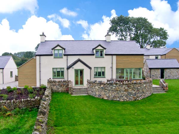 Dolwaenydd Family Cottage, Newborough, North Wales (Ref 22923),Menai Bridge