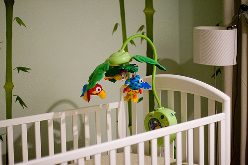  Baby crib