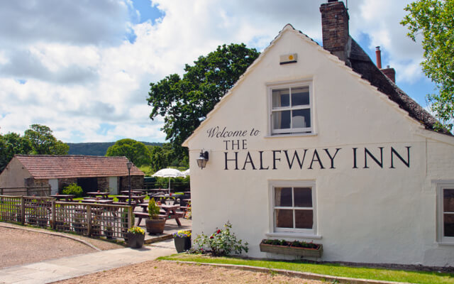 Best Restaurants in Wareham - Dorset - The Halfway Inn