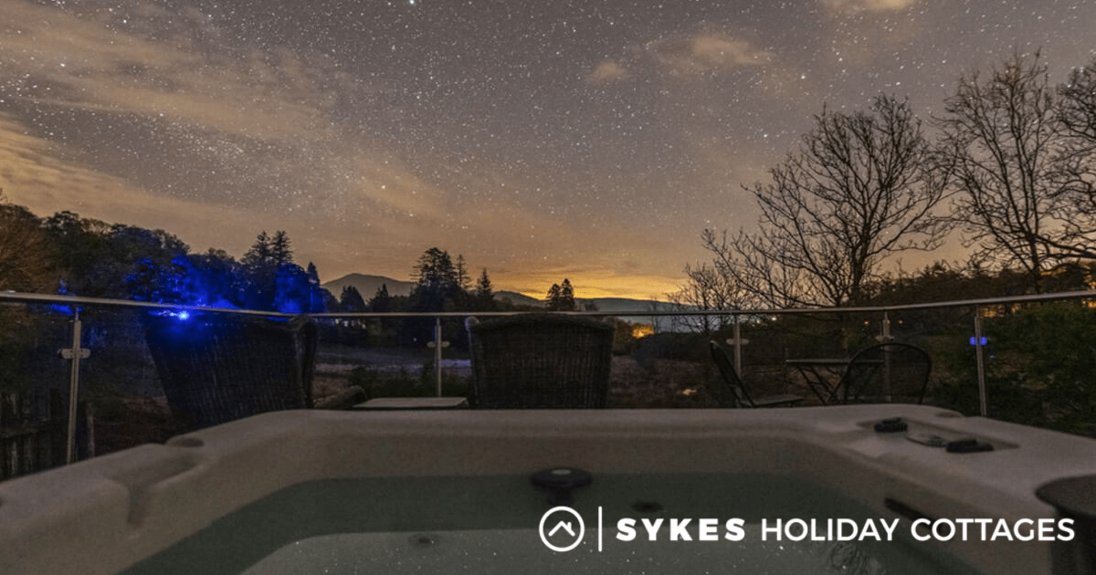 Unveiling The Top 10 Romantic Weekend Breaks with a Hot Tub