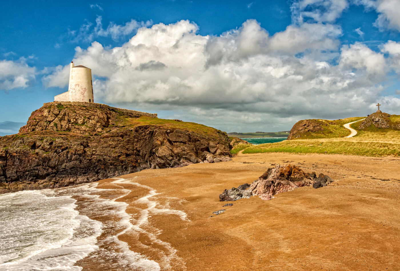 Best Beaches in Wales, Feature