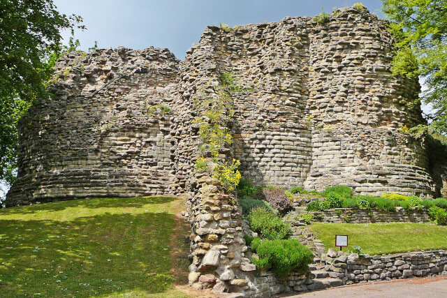 ruins of pontefract castle