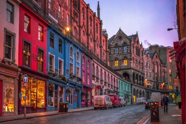 Edinburgh's Victoria Street 