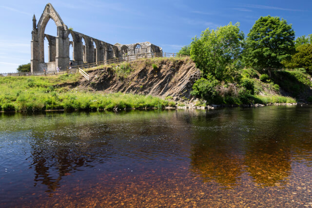 Bolton Priory overlooking the River Wharfe