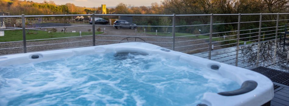 Foxes Den hot tub