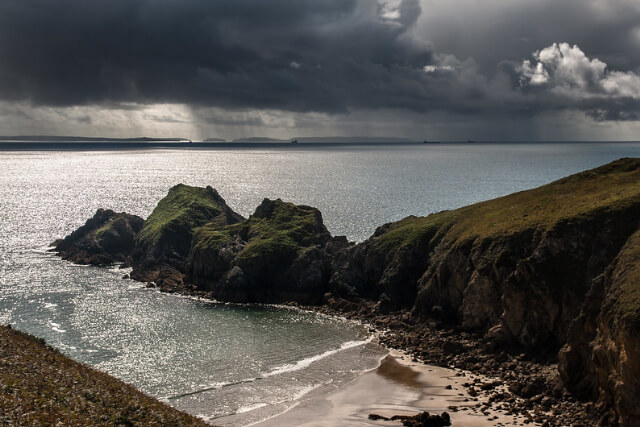 Porthmynawyd Beach