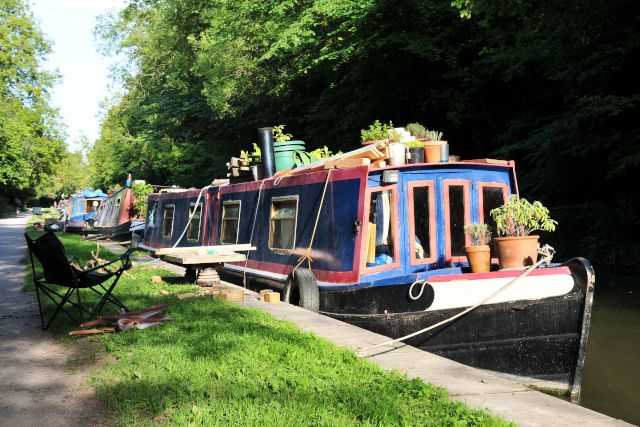 Canal Boat on the Kennent and Avon Canal