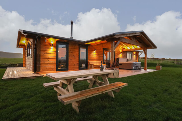 Bacheiddon Log cabin (Ref. 1051902)