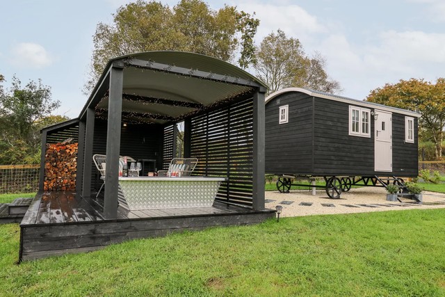 Dragonfly Shepherd's Hut (Ref.1143982)