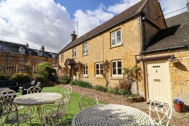 Robins Nest (Ref. 1136188).