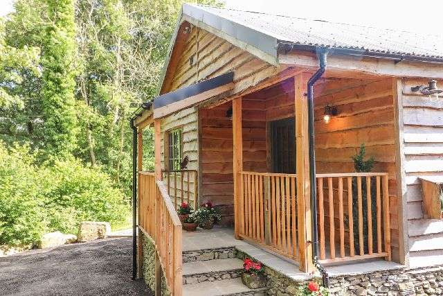 the owl shack exterior