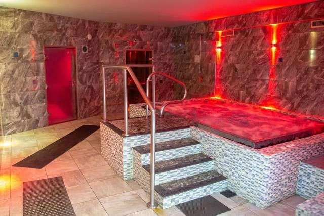 Limefitt Holiday Park Jacuzzi