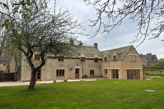 Manor Cottage (Ref. 1196717)