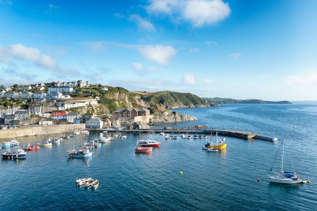 mevagissey-harbour-cornwall