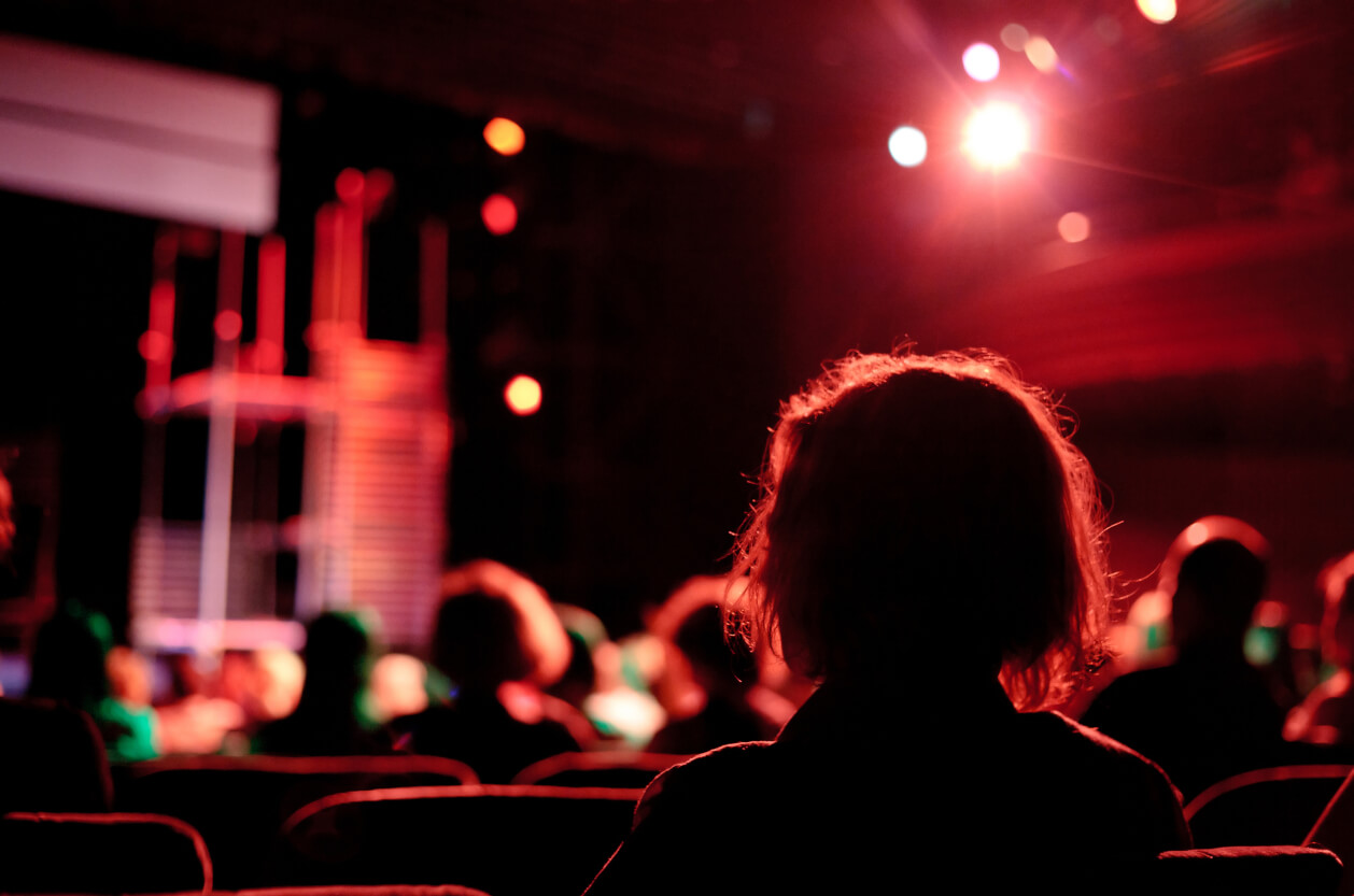 Barn Theatre, Feature