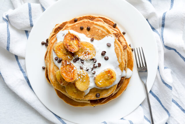 Pancakes with caramelized bananas