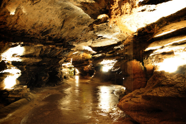 Poole's Cavern