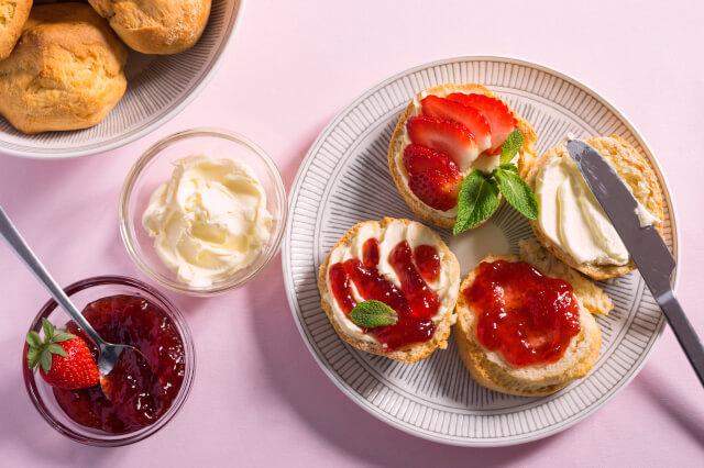 cones with clotted cream