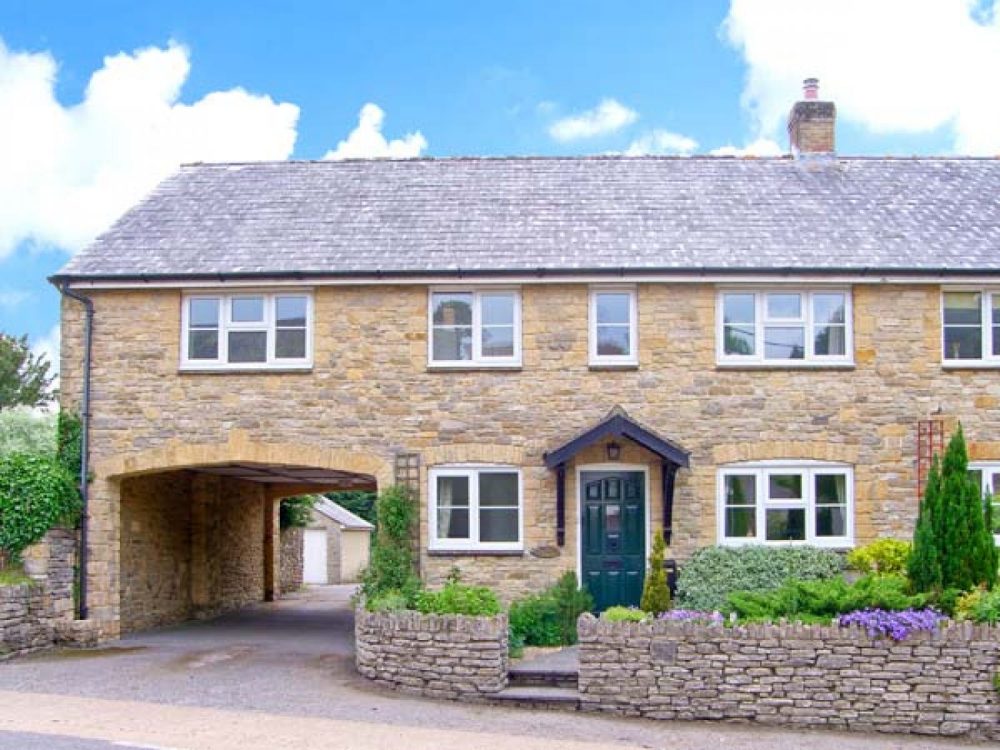 large cottages in bridport