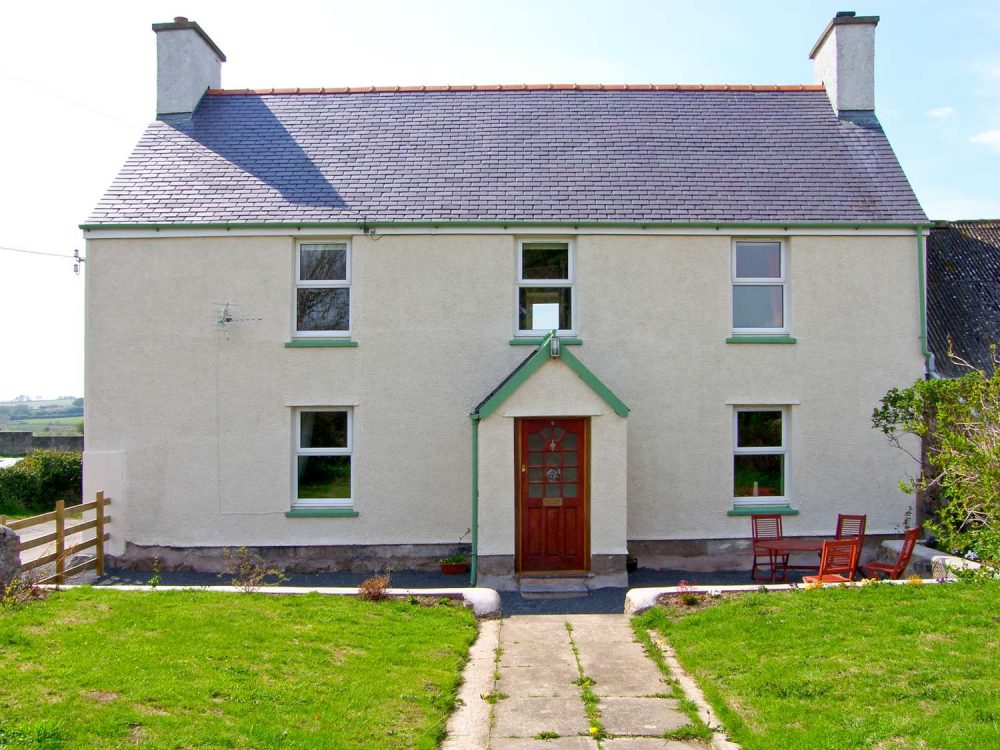 large cottages in caernarfon