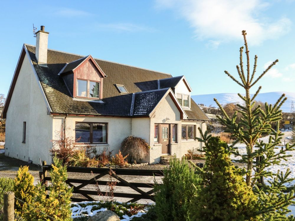 large cottages in cairngorms