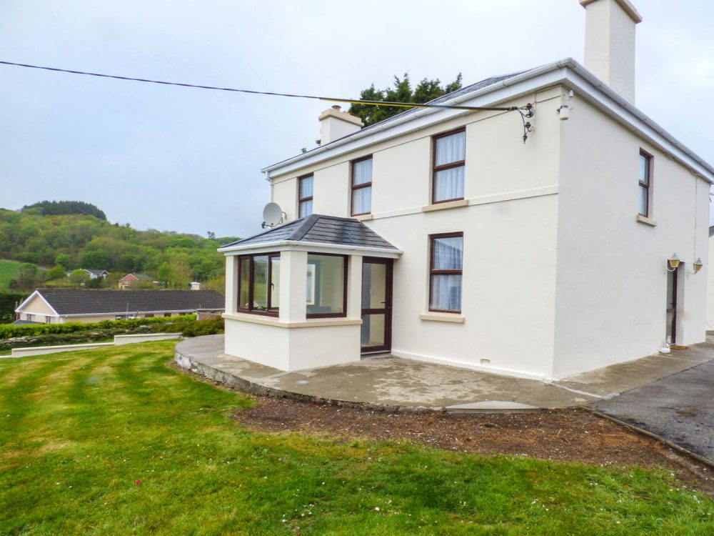 large cottages in county cork