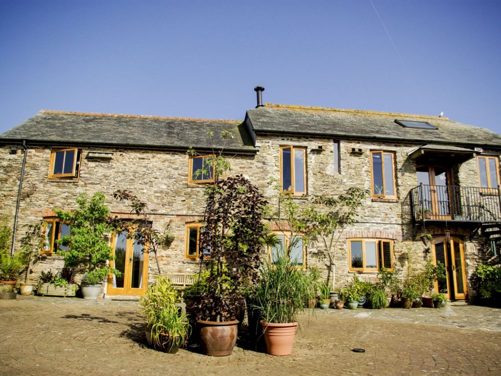 large cottages in dartmoor