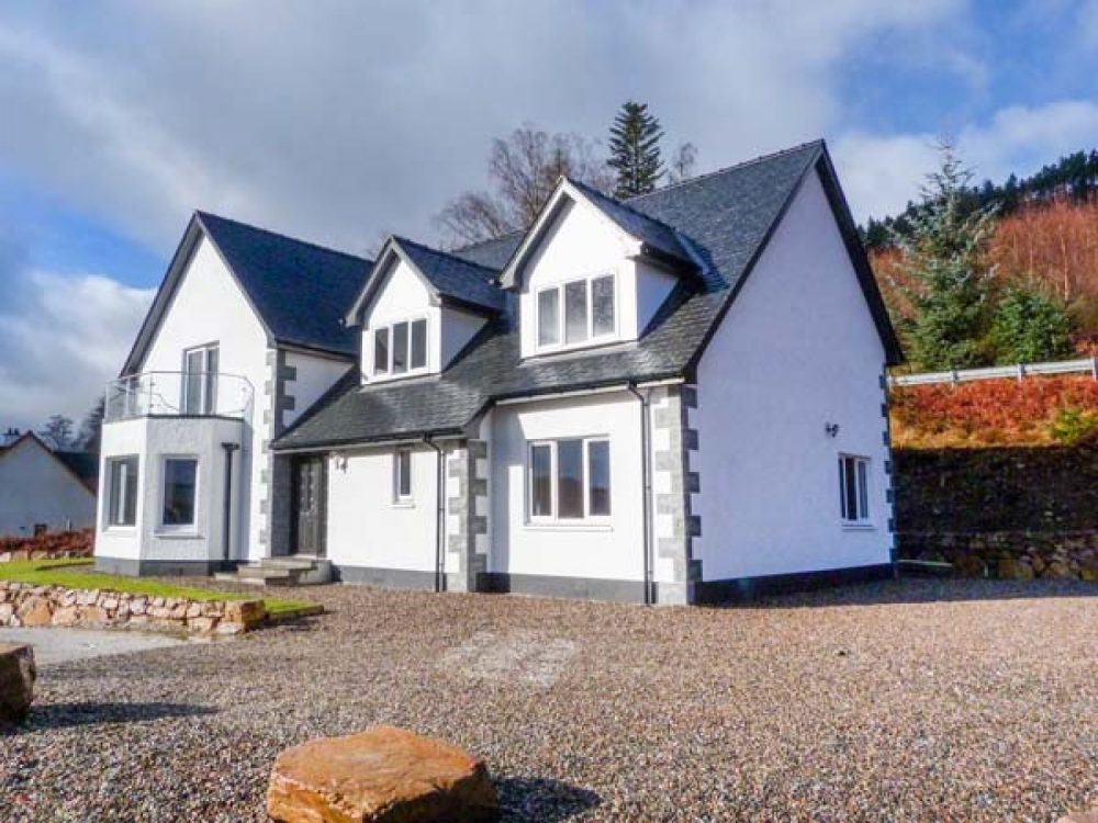 large cottages in fort william