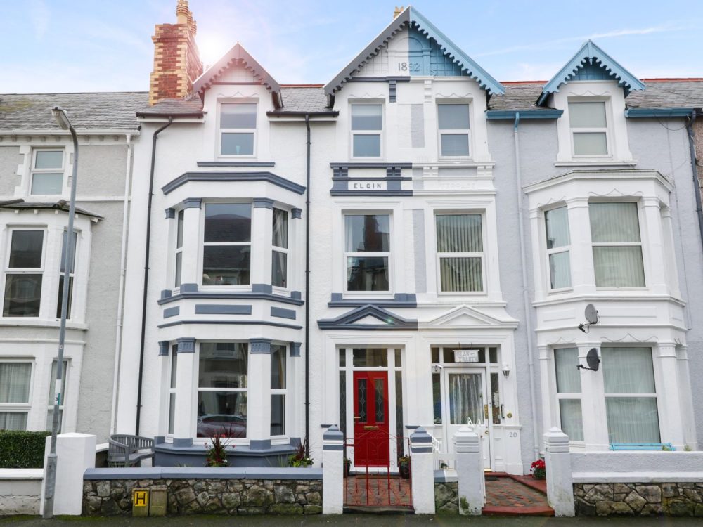 large cottages in llandudno