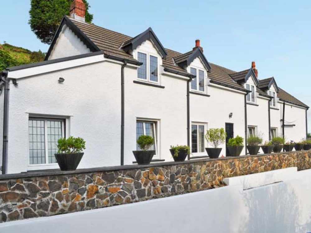 large cottages in llanelli