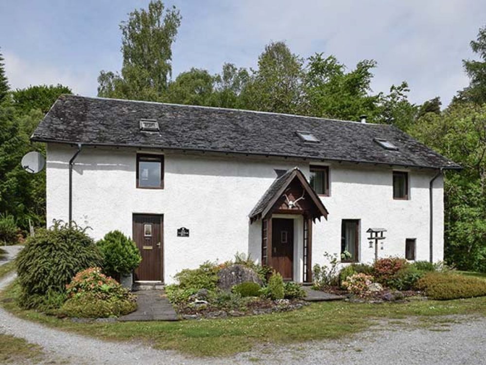 large cottages in loch ness