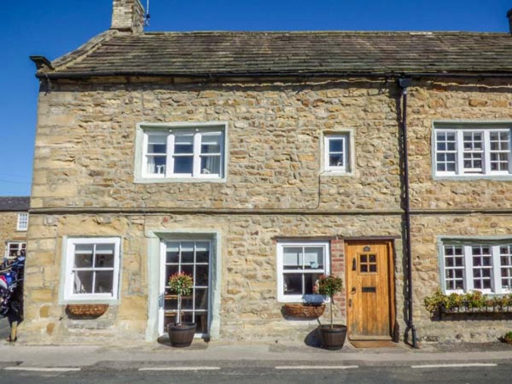 large cottages in ripon