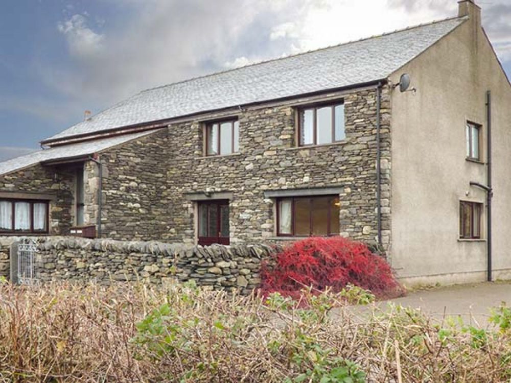 large cottages in ulverston