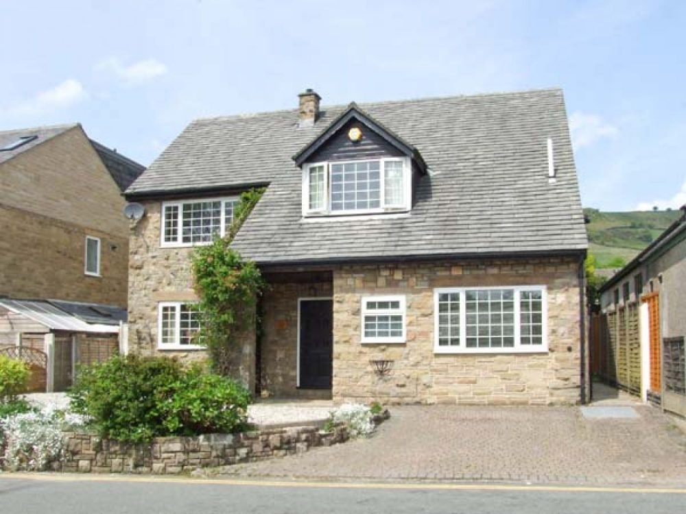 large cottages whaley bridge