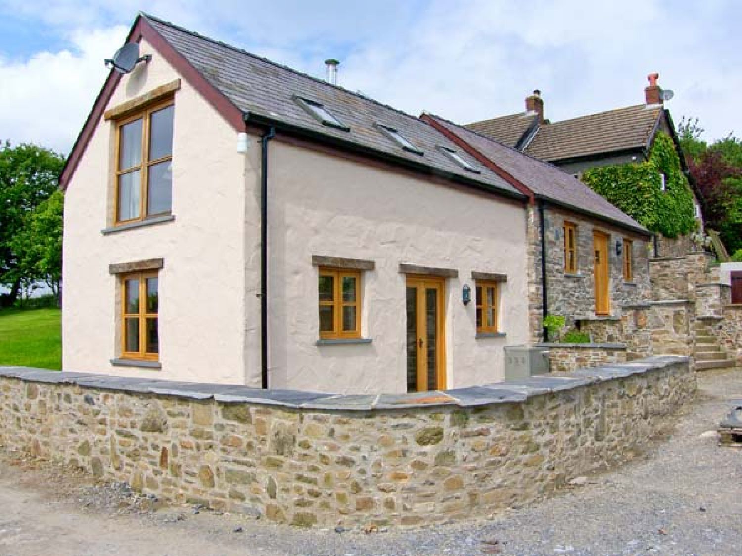 Places to Stay in Carmarthen & Where to Visit Sykes Cottages