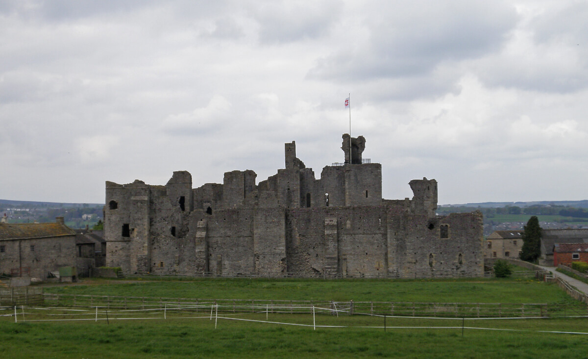 middleham castle north yorkshire