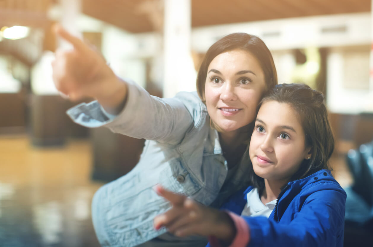 mother and daughter in a museum