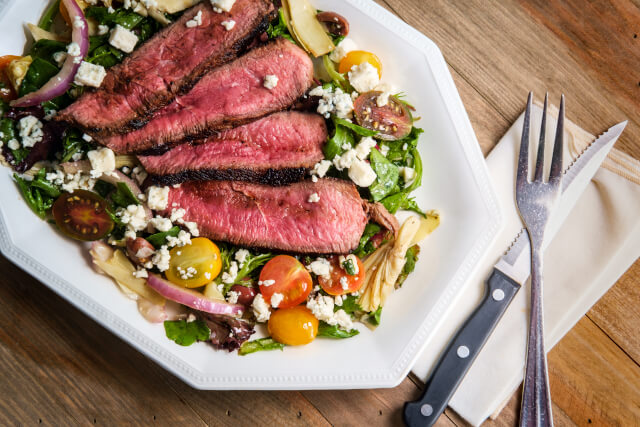 pan seared steak salad