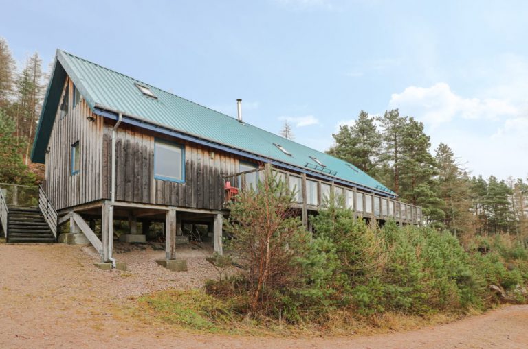 places to stay Loch Ness